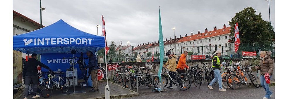 Sykle til kamp. Gratis sykkelservice og bemannet sykkelparkering.